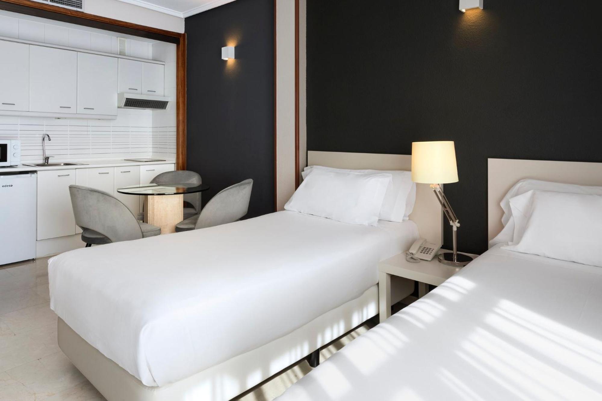 Aparthotel Sercotel Togumar 3*